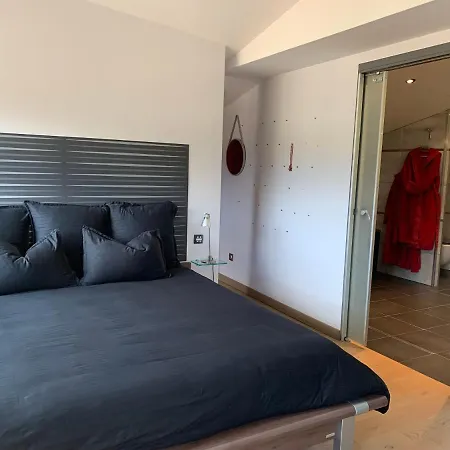 Domaine De La Rue De La Tour Bed & Breakfast